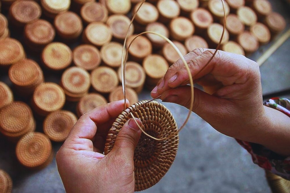 A Tradition of Handwoven Rattan Trays Excellence
