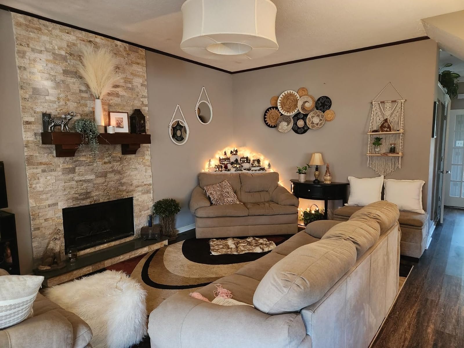 Cozy Living Room Accent Using Layered Boho Basket Wall Decor Cozy Living Room Accent Using Layered Boho Basket Wall Decor
