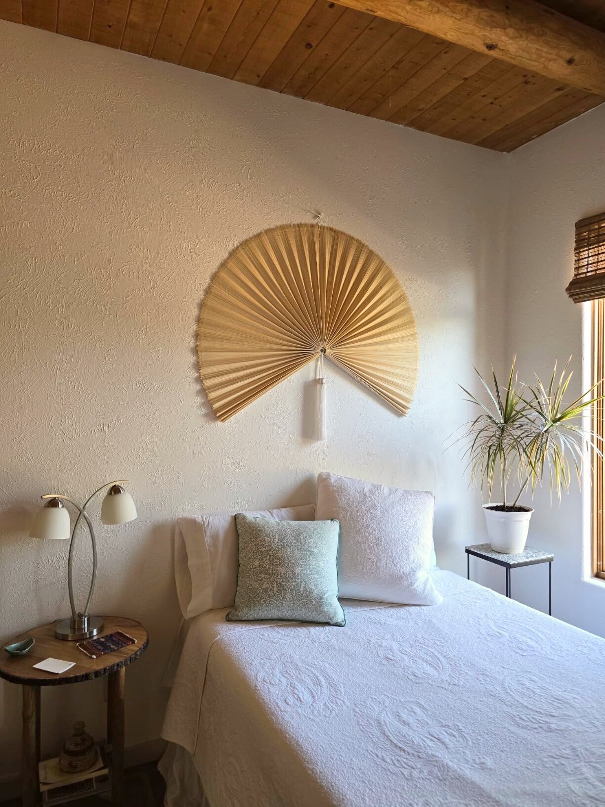 Works Beautifully with Large fan wall decor Works Beautifully with Large fan wall decor