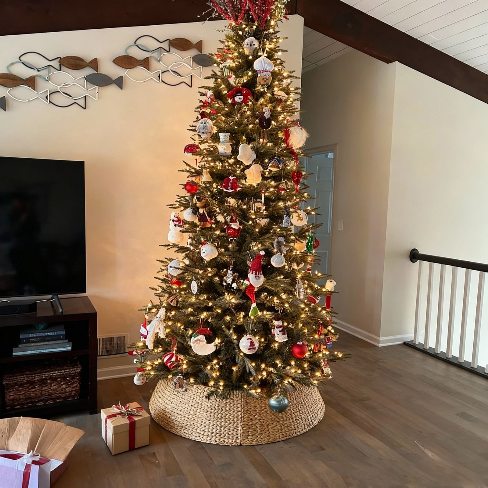 Wicker Christmas Tree Collar Natural Handwoven Seagrass Holiday Decor Wicker Christmas Tree Collar Natural Handwoven Seagrass Holiday Decor